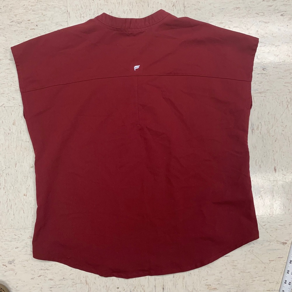 Women's Fabletics Burgundy Scrub Set Top And Jogger Pants Size Small - Picture 11 of 16